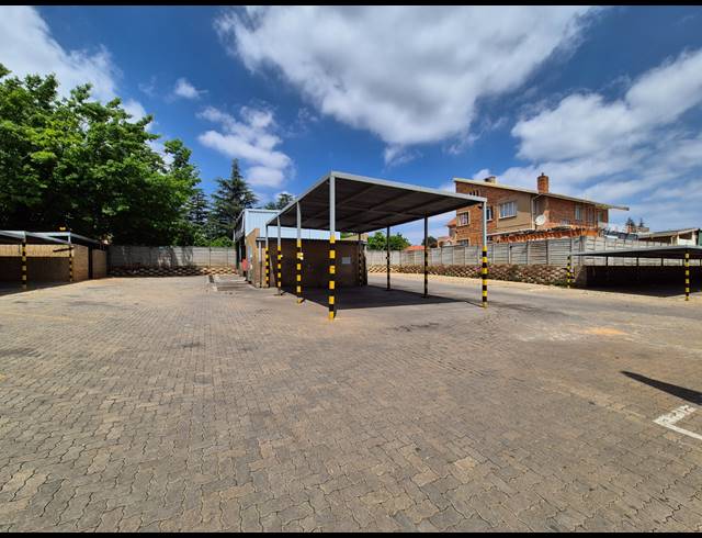 2,226M² SHOWROOM TO LET IN BRUMA